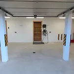 Roger Шале *